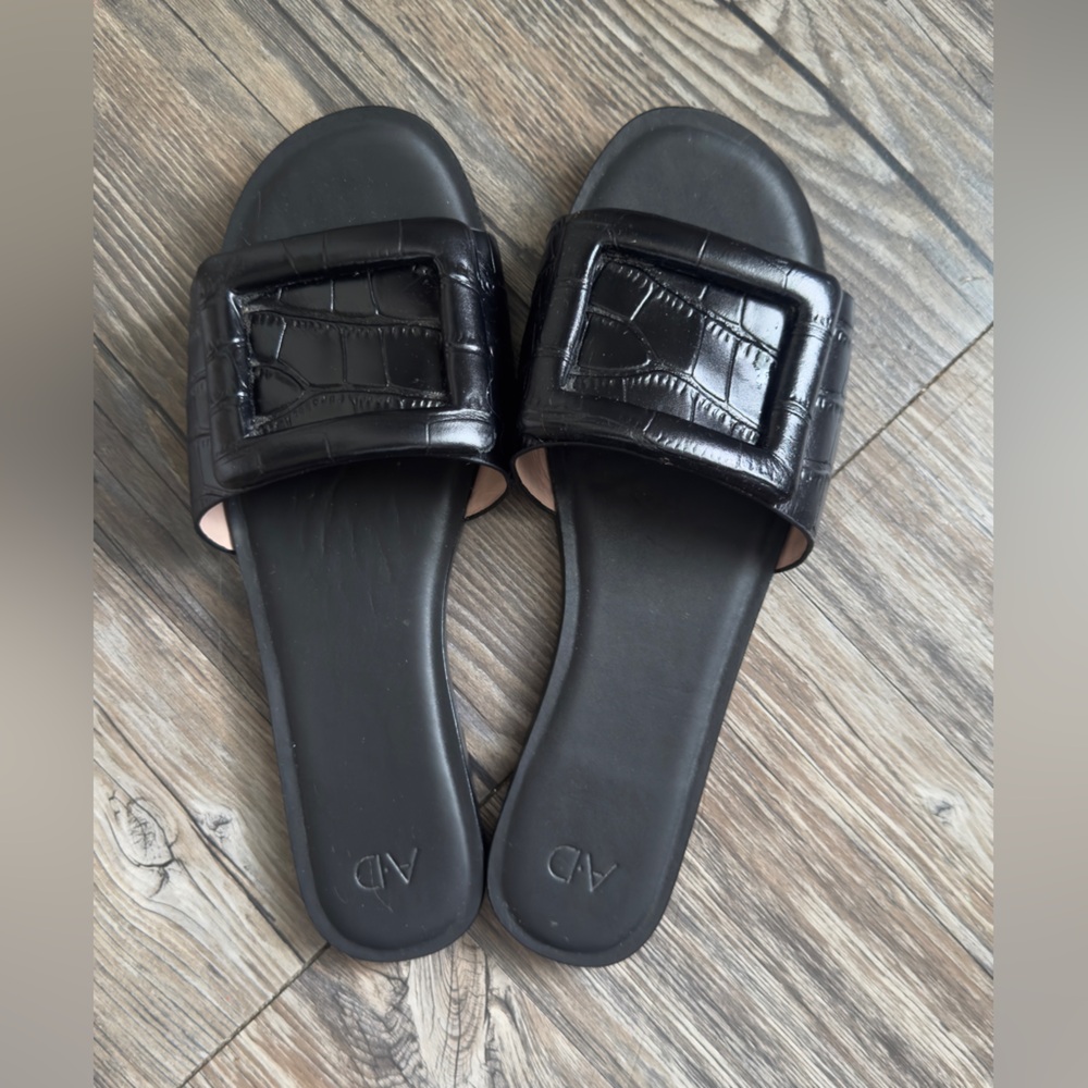 Black Women's Slide Sandals